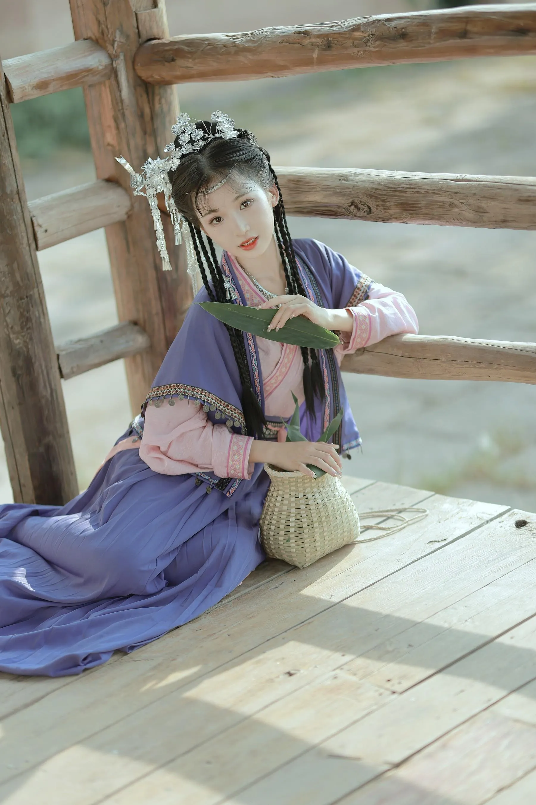 [YITUYU艺图语]2022.09.14 苗疆少女 卷卷 [22P]插图